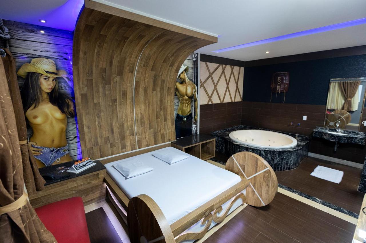 Troia Motel フォス・ド・イグアス エクステリア 写真
